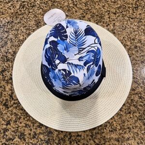 Lucky Fashion‎ Brand Blue and White Floral Hat